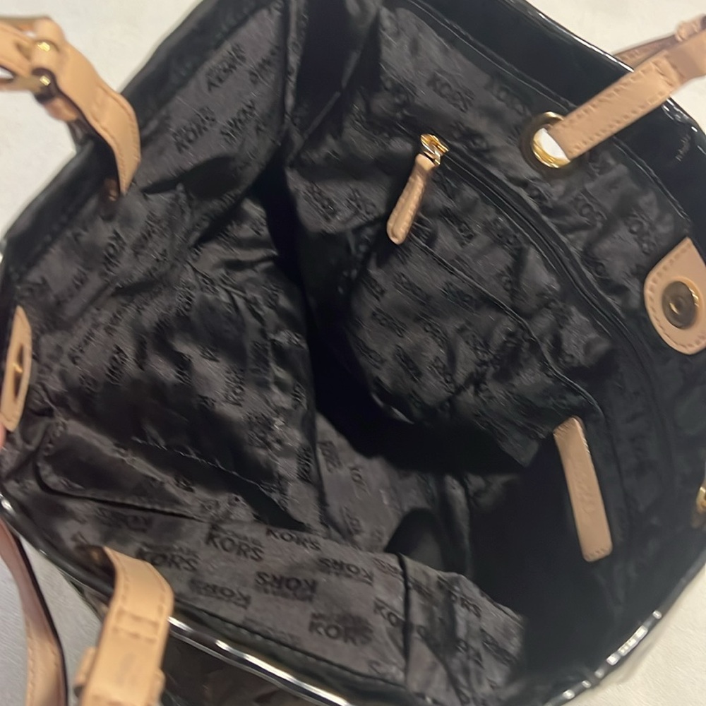 Michael Kors, black pocketbook beige straps - Picture 7 of 7